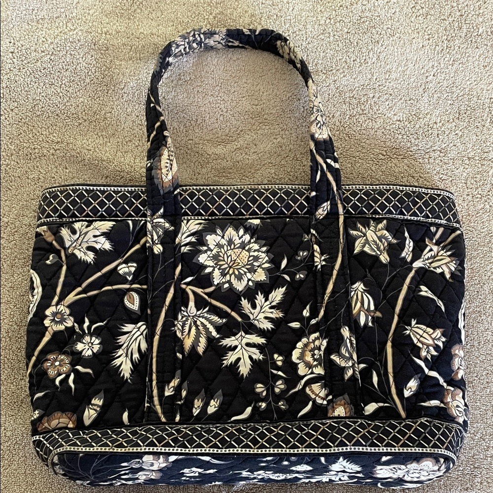 Crabtree & Evelyn Vera Bradley quilted bag